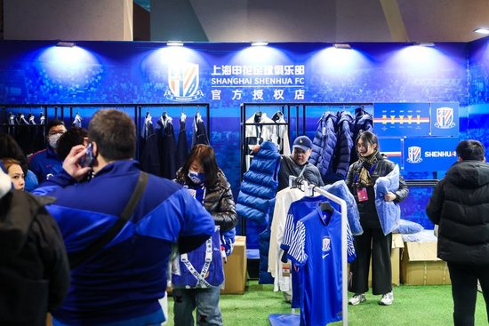 专业向用户提供几百款产品服务
