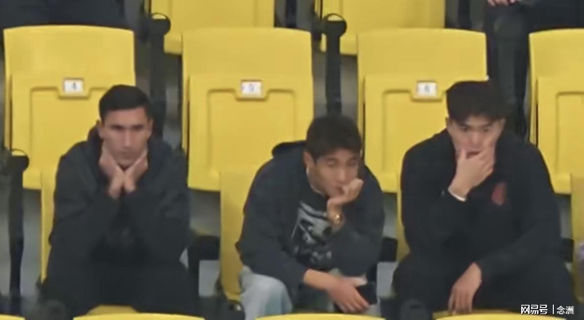 历史罪人？韦世豪看台沉默不语！喊话把冠军带回成都 情绪失控受惩罚